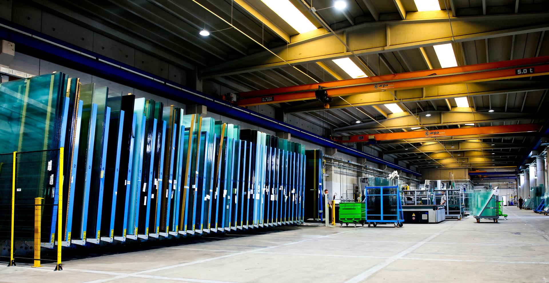 Come si produce il vetro temperato: tecnologie all’avanguardia